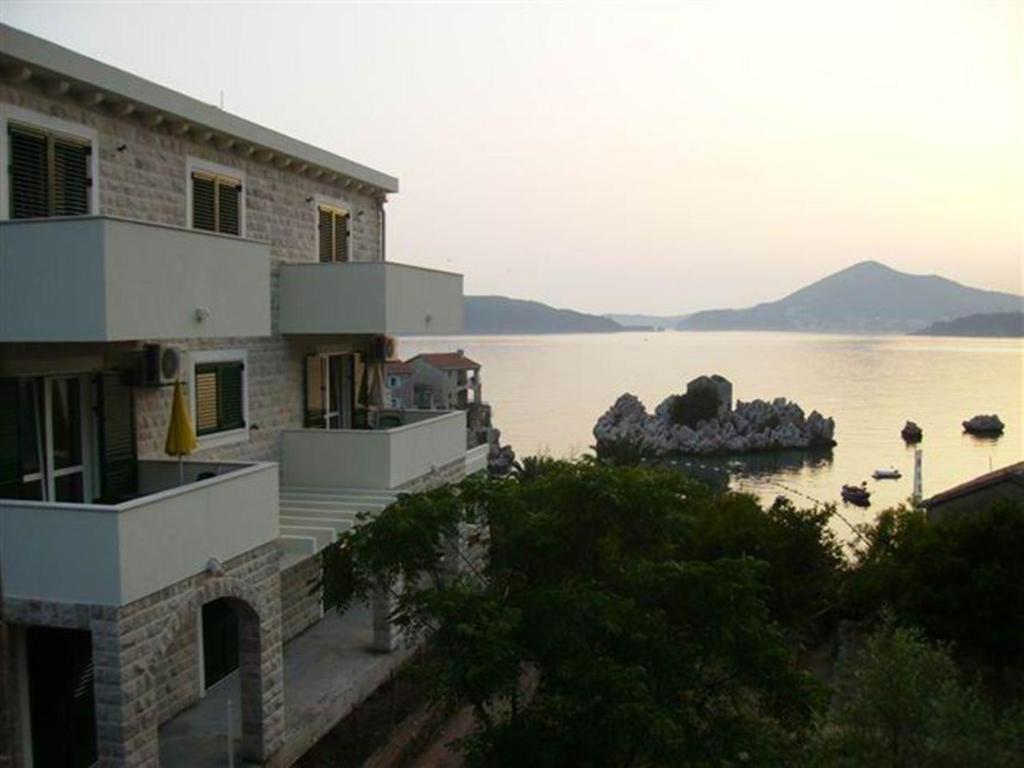 Guest House Villa Pastrovka สเวติ สเตฟาน ภายนอก รูปภาพ